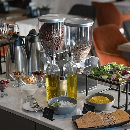 Hotel Raymond 4*