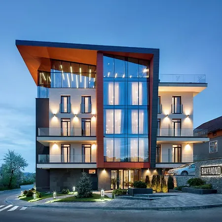 Hotel Raymond