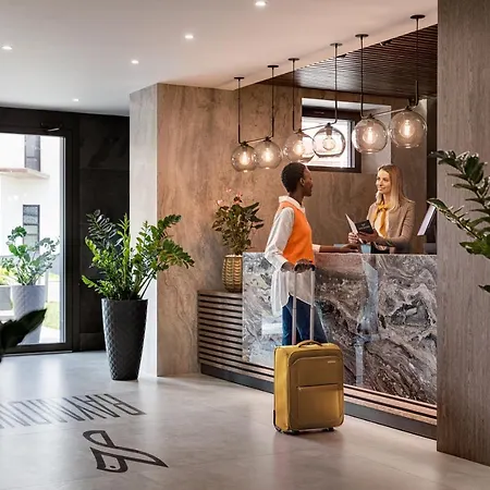 Hotel Raymond 4*