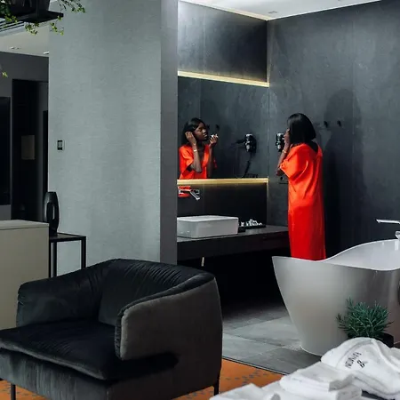 Hotel Raymond 4*