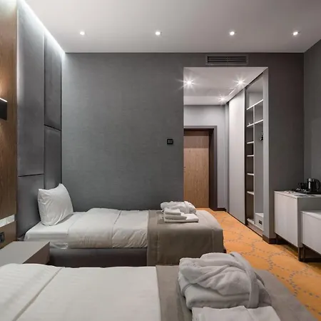 Raymond 4* Truskawez