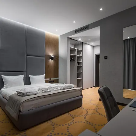 Raymond Hotel Truskawez