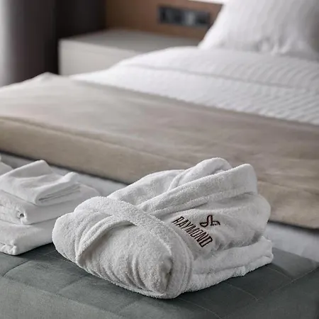 Raymond Hotel Truskavets