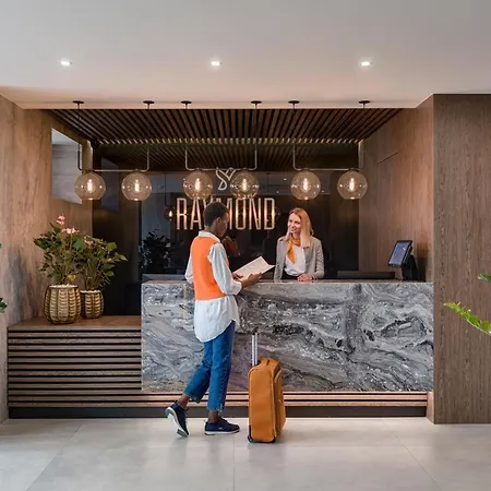 Hotel Raymond