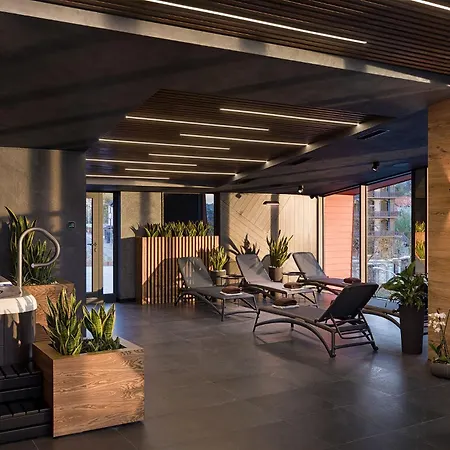 Hotel Raymond 4*